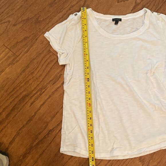 Talbots size large, women’s cotton T-shirt, gold buttons along shoulder - Picture 5 of 8